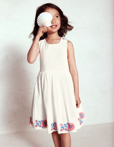 Robe Harper croisée dans le dos-Blanc à broderies - Boden - Modalova