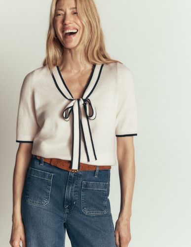 S T-shirt en maille avec col à nouer en Taille mois - Boden - Modalova