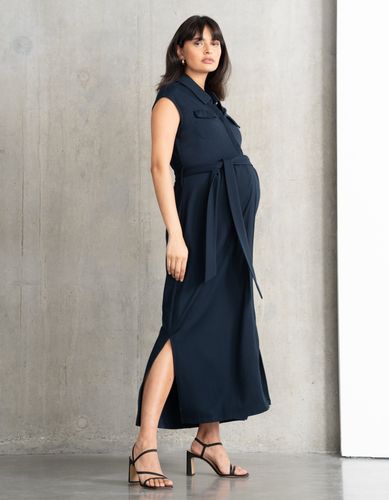Robe longue de maternité ajustée et ceinturée pour un confort optimal - Seraphine - Modalova