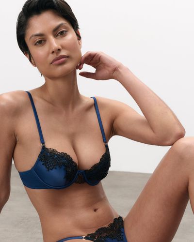 Ida Luxury Satin Moulded Bra Navy Peony/Black - Bluebella - US - Modalova