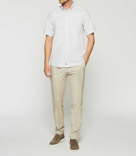 Chemise manches courtes à imprimé blanche et camel KAMEL - IZAC - Modalova