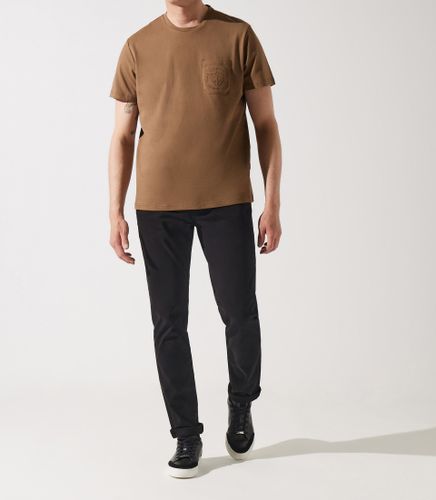 T-shirt col rond poche logo camel foncé GABRIEL - IZAC - Modalova