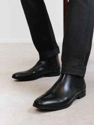 Bottine chelsea en cuir lisse - IZAC - Modalova