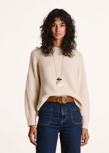 Pull écru encolure ronde en maille côtes perlées - La Fée Maraboutée - Modalova