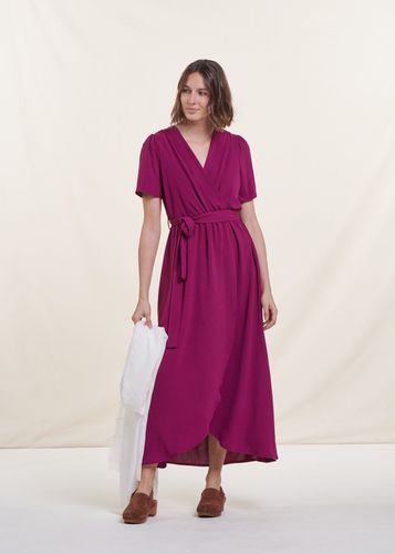 Robe longue faux portefeuille violette manches courtes - La Fée Maraboutée - Modalova