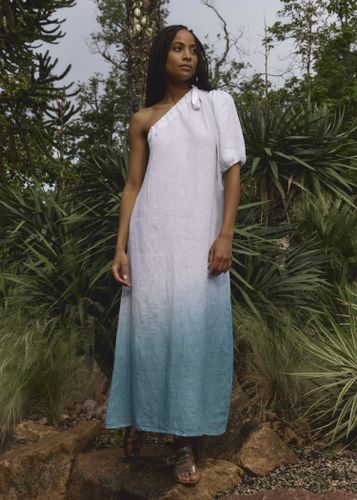 Robe longue one-shoulder en lin tie & dye bleu - La Fée Maraboutée - Modalova