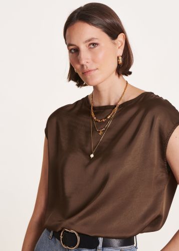 Top habillé court en satin marron manches courtes - La Fée Maraboutée - Modalova