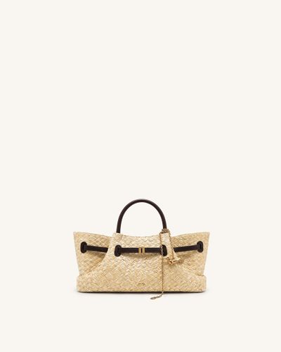 Maeve Sac cabas en paille synthétique avec breloque teckel en métal - Marron - JW PEI - Modalova