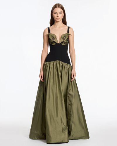 Robe longue trapèze à taille basse avec fleurs 3D - Vert olive et noir - JW PEI - Modalova