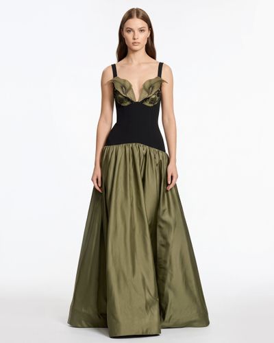 Robe longue trapèze à taille basse avec fleurs 3D - Vert olive et noir - JW PEI - Modalova