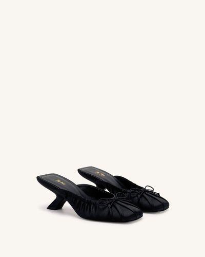 Solenne Mules froncées à nœud en satin - Noir - JW PEI - Modalova