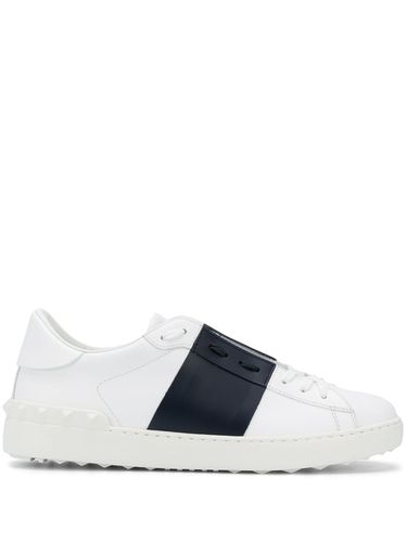 Sneakers With Logo - Valentino Garavani - Modalova