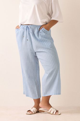 Pantacourt Bleu Ciel Coupe Droite À Rayures Size 46 - Yours - Modalova