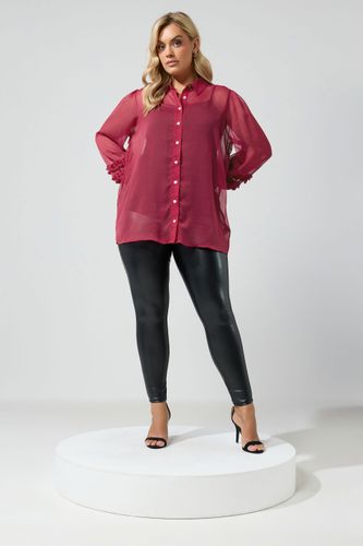 Chemise Rouge Smockée Aux Poignets Size 52 - Yours London - Modalova