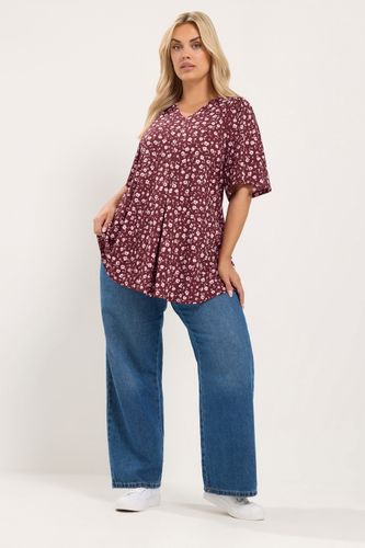 Top Texturé Rouge À Fleurs Plissé Sur Le Devant Size 46 - Yours - Modalova
