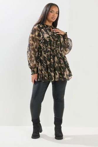 Blouse Grande Taille Noire À Imprimé Léopard Et Nouettes Devant Size 54-56 - Yours - Modalova