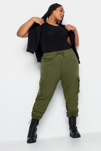 Jogging Vert Kaki Coupe Cargo Size 54-56 - Yours - Modalova