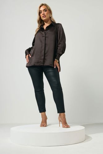 Curve Chemise En Satin Marron Chocolat Size 42 - Yours London - Modalova