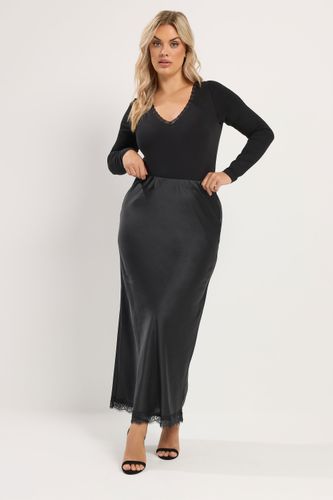 Jupe Noire En Satin À Ourlet En Dentelle Size 48 - Yours - Modalova