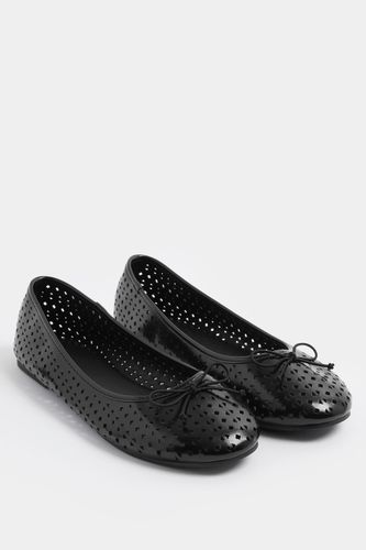 Ballerines Noires Ajourées En Similicuir Coupe Large Esize 38E - Yours - Modalova
