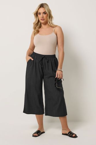 Pantalon Court Texturé Noir Size 42 - Yours - Modalova