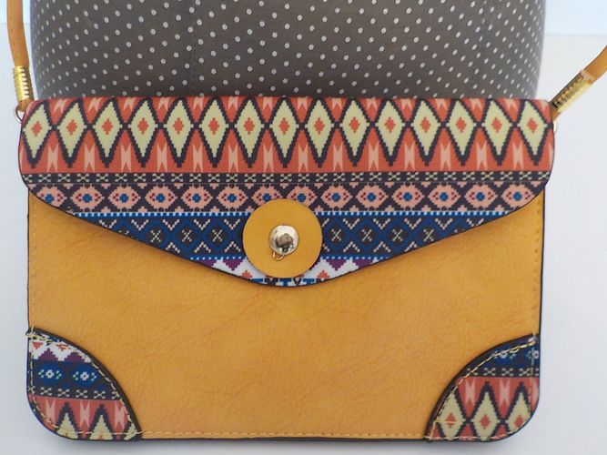 Sac pochette en tissus et simili cuir multicolore - Label Emmaus - Modalova