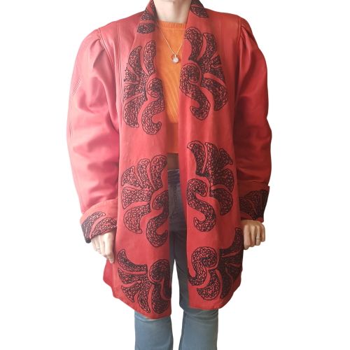Très belle veste vintage en cuir et daim avec broderies noires Linea Selecta - Label Emmaus - Modalova