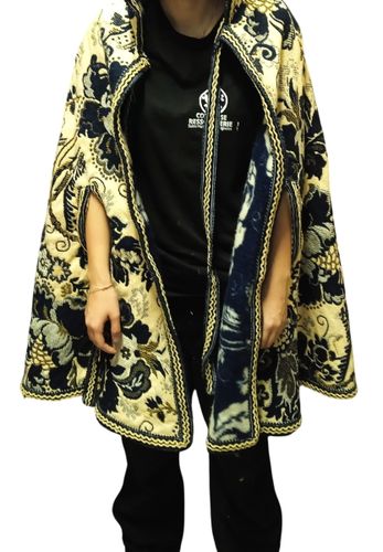 Cape berbère, courte, et blanche en laine avec des motifs de fleurs - Label Emmaus - Modalova