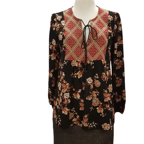 Blouse bohème à fleurs à dominante noire et rouge - Taille XS - Molly Bracken - Modalova