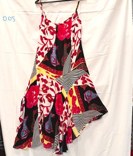 ROBE d'été à fines bretelles, à dominante de rouge de la marque "". Taille 2 - Chacok - Modalova