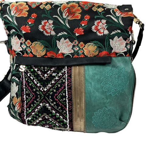 Sac besace , floral ,ethnique , broderies , perles et sequins - Desigual - Modalova