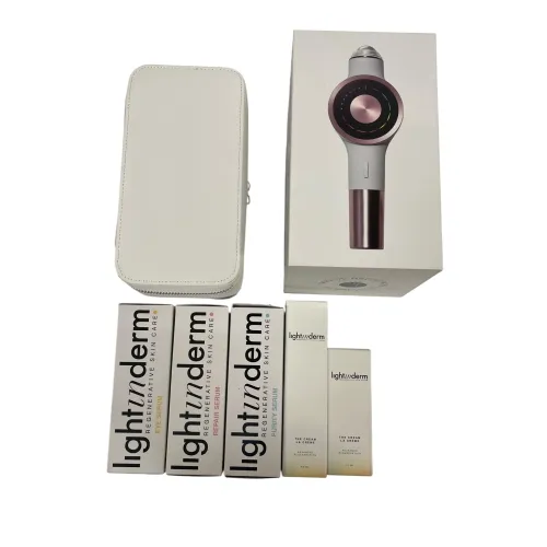 Lot appareil de soin LED LightInDerm avec crèmes et vanity - Label Emmaus - Modalova