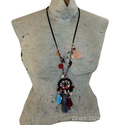 Grand collier ethnique cuir, perles, pompons - Label Emmaus - Modalova