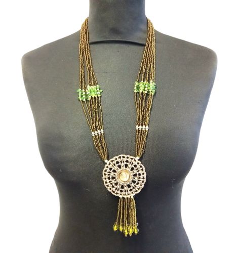 Collier de perles , au large motif argenté - Label Emmaus - Modalova