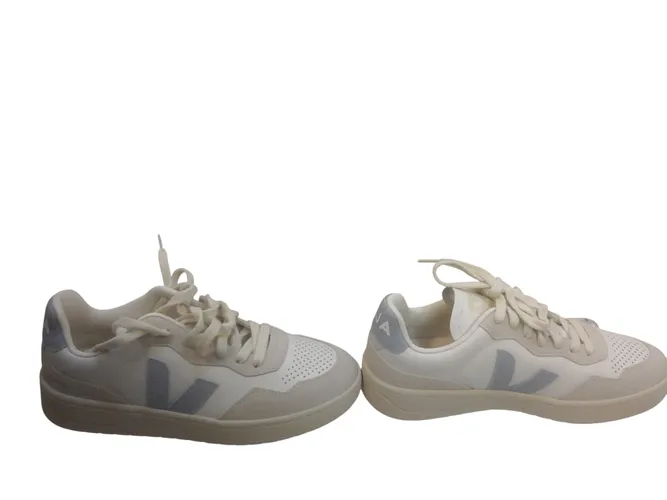Paire de baskets modèle Veja V-10 Flannel Snow P37 - Label Emmaus - Modalova