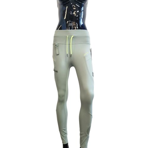 Legging Cargo SHR Hiking Tight 25" – Lululemon – US 6 / FR 36-38 - Label Emmaus - Modalova