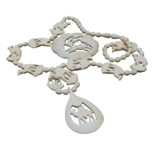 Collier et broche ciselés en os - Label Emmaus - Modalova