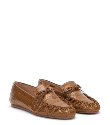 MOCASSIN BRITT À NŒUD, CHAUSSURES PLATES ET MOCASSINS, , PIEL ELEGANTE EFECTO COCODRILO BRILLANTE - Stuart Weitzman - Modalova