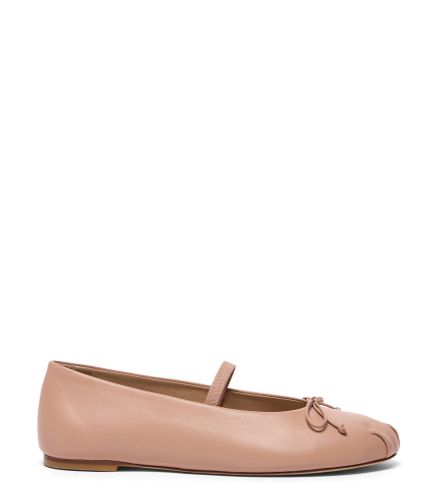 PRIMA BOW BALLET MARY JANE, CHAUSSURES PLATES ET MOCASSINS, , LACQUERED NAPPA - Stuart Weitzman - Modalova