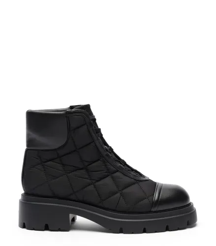 HUDSON QUILTED HIKER BOOTIE, BOTTES ET BOTTINES, , QUILTED NYLON/DRESS NAPPA - Stuart Weitzman - Modalova