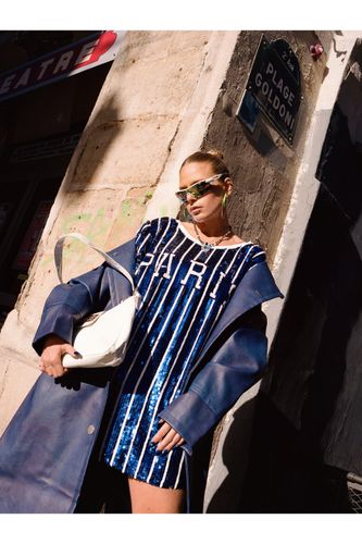 Dressing Gown Style Baseball En Sequins À Slogan Paris - 44 - Nasty Gal - Modalova