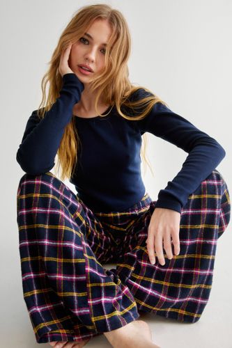 Jersey Ribbed Long Sleeve Top And Boxer Style Trouser Pajama Set - L - Nasty Gal - Modalova