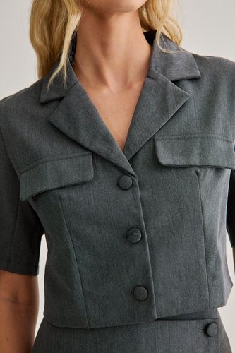 Tailored Utility Cropped Shirt - L - Nasty Gal - Modalova