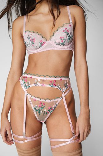 Floral Embroidered Scallop Underwire Harness Lingerie Set - - 34 - Nasty Gal - Modalova