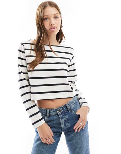 Cotton On - Crop top à manches longues et encolure bateau - Rayures noires et blanches - Cotton:on - Modalova