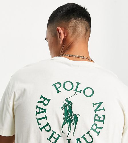 Collaboration exclusive - x ASOS - T-shirt avec logo circulaire au dos - Crème - Polo Ralph Lauren - Modalova