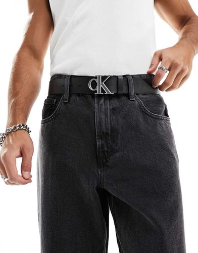 Ceinture en cuir 40 mm avec plaque ronde à monogramme - Calvin Klein Jeans - Modalova