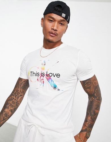 Pride Capsule - T-shirt d'ensemble à monogramme sur la poitrine coupe slim - Calvin Klein Jeans - Modalova