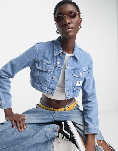 Veste d'ensemble ultra courte en jean style années 90 - Délavage moyen - Calvin Klein Jeans - Modalova