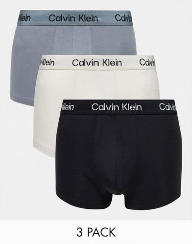 Lot de 3 boxers - Noir, gris et blanc cassé - Calvin Klein - Modalova